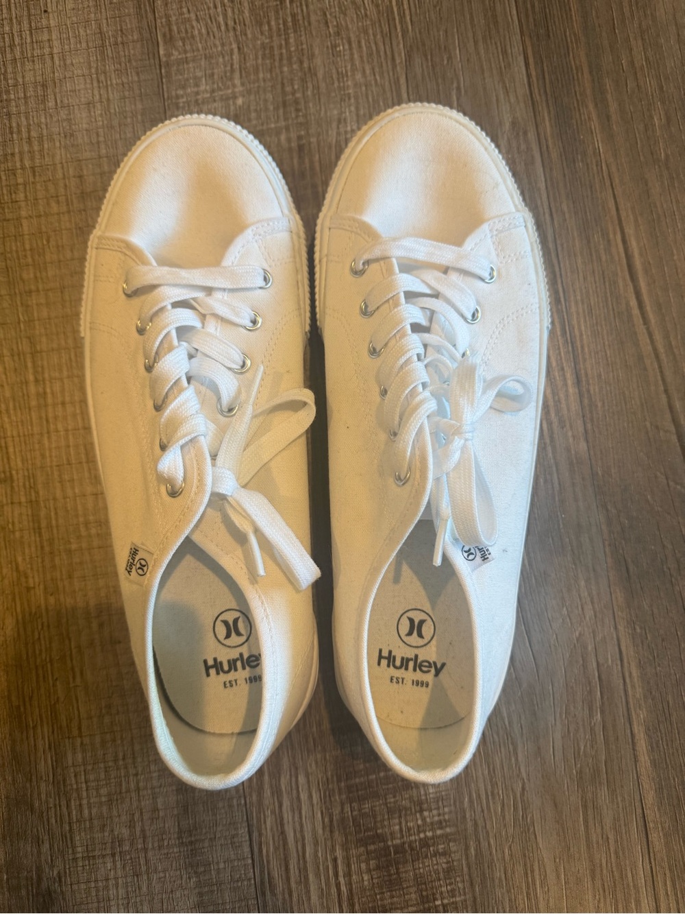 Hurley Classic White Canvas Lace-Up Sneakers